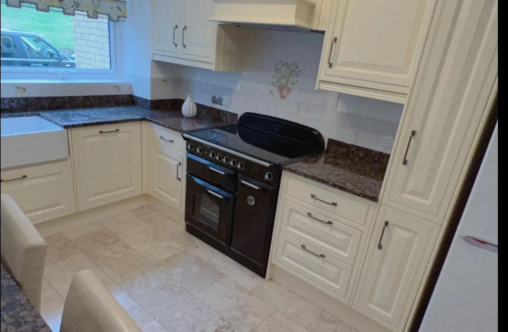 Beautiful 3 Bedroom Apartment In Bournemouth